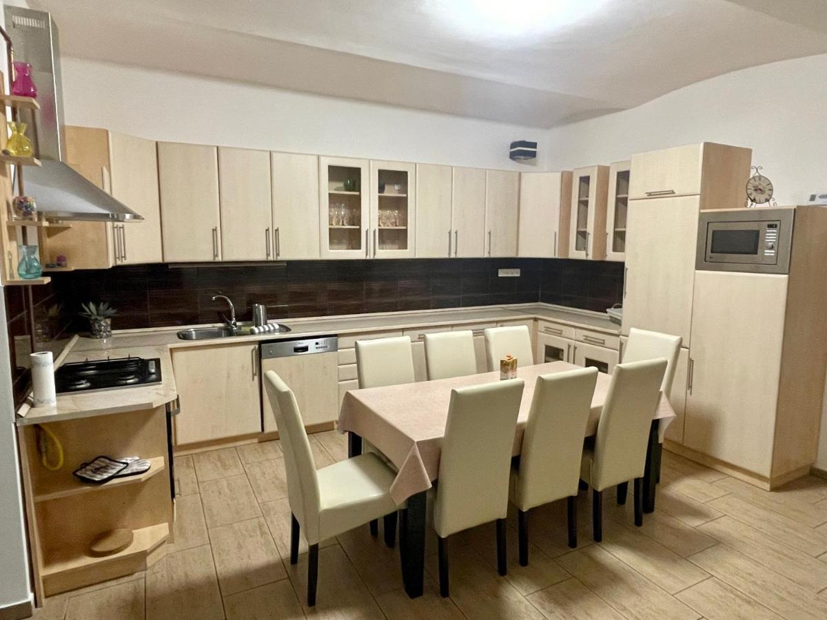 Apartament Arviz Apartman Segedyn Zewnętrze zdjęcie