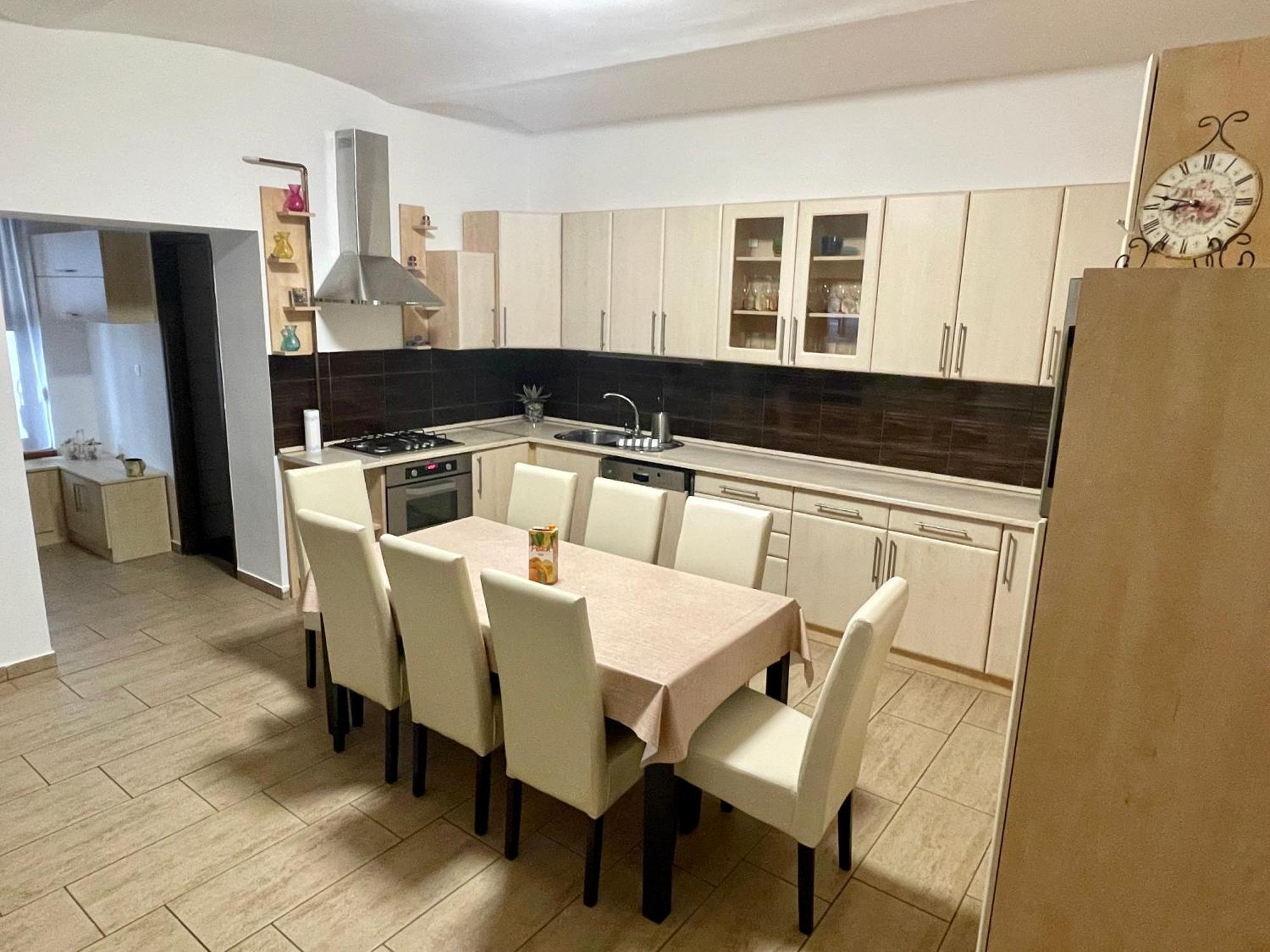 Apartament Arviz Apartman Segedyn Zewnętrze zdjęcie